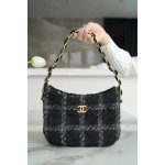 𝗖𝗛𝗔𝗡𝗘𝗟 𝟮𝟐𝑲 New 𝒉𝒐𝒃𝒐 Tweed Underarm Bag