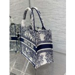 DIOR TOTE Blue Christmas