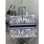 DIOR TOTE Christmas Limited Edition Octomom Collection