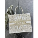 DIOR TOTE Gold Christmas Gold Line Stargazer