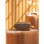 Louis Vuitton 𝐌𝐢𝐧𝐢 𝐒𝐨𝐟𝐭 𝐓𝐫𝐮𝐧𝐤 M68906#