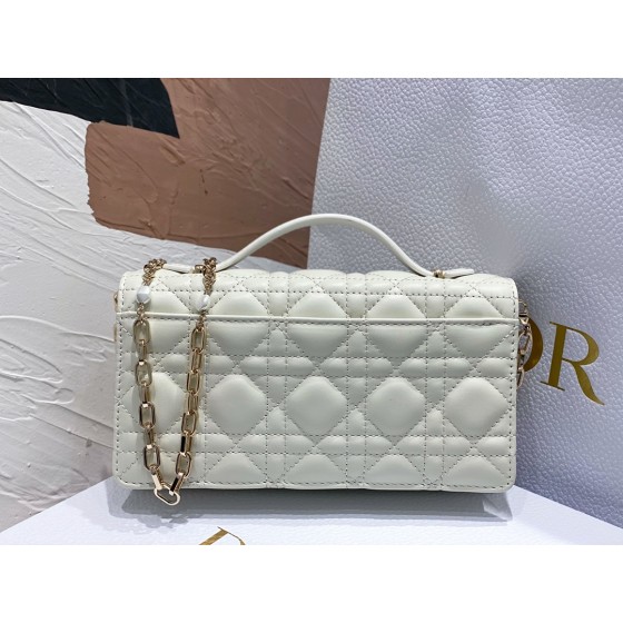 lady Dior ❤ Pearl Clutch Bag