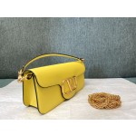 Valentino calfskin handbag 👜underarm bag Model: 1133 Decorative metal