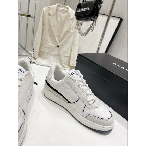 CHANEL's latest popular water diamond panda sneaker