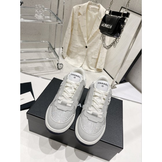 CHANEL's latest popular water diamond panda sneaker