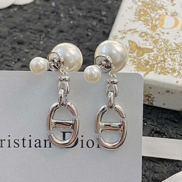 Dior Pig Nose Pearl Earrings