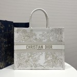 DIOR TOTE Christmas Limited Edition Collection