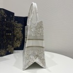 DIOR TOTE Gold Magpie Flower Graphic