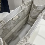 DIOR TOTE Gold Magpie Flower Graphic