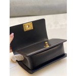 𝗖𝗵𝗮𝗻𝗲𝗹 𝗟𝗲𝗯𝗼𝘆 进口蟒蛇皮 内配小羊皮 最新款重金属手柄包