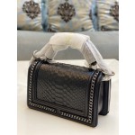 𝗖𝗵𝗮𝗻𝗲𝗹 𝗟𝗲𝗯𝗼𝘆 进口蟒蛇皮 内配小羊皮 最新款重金属手柄包