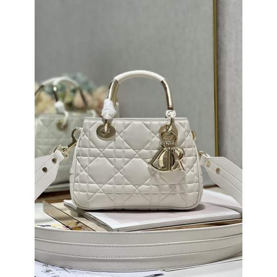 LADY DIOR 95.22 "Runway Model