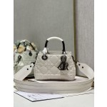 LADY DIOR 95.22 "Runway Model