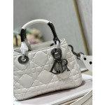 LADY DIOR 95.22 "Runway Model