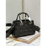 LADY DIOR 95.22 "Runway Model