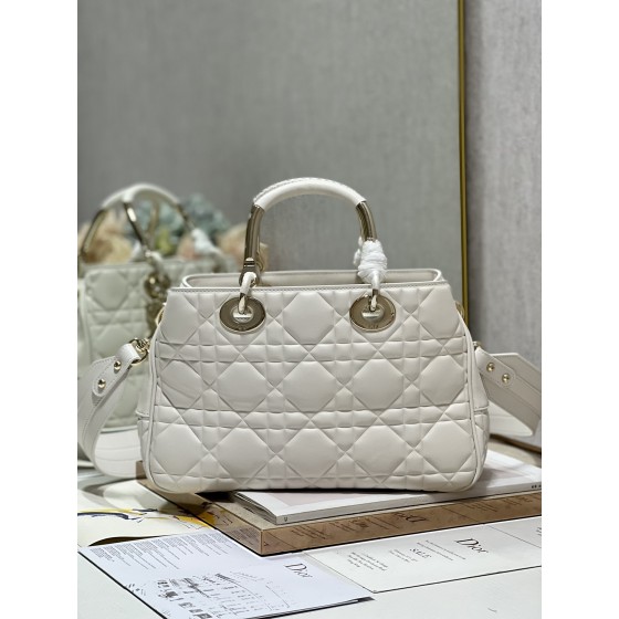 LADY DIOR 95.22 "Runway Model