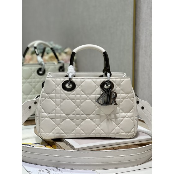 LADY DIOR 95.22 "Runway Model