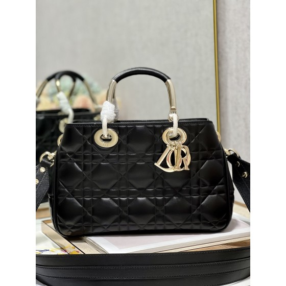 LADY DIOR 95.22 "Runway Model