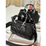 LADY DIOR 95.22 "Runway Model