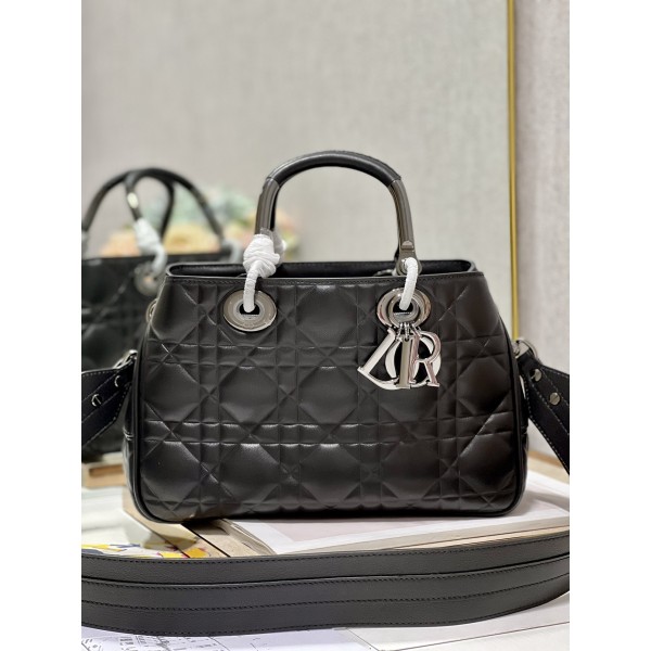 LADY DIOR 95.22 "Runway Model