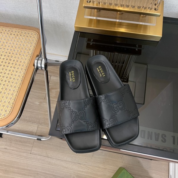 Gucci's new beach slipper collection