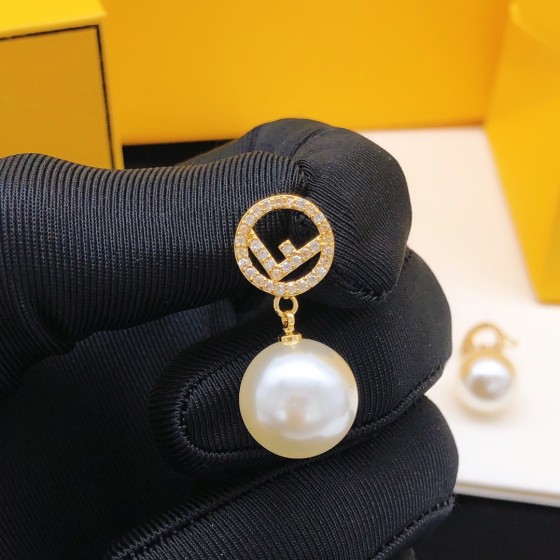 FENDI Ear Studs F with Diamond Hanging Pearl