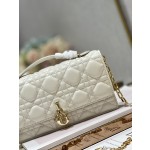 Dior Pearl Handbag Model: 0980
