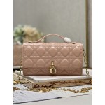 Dior Pearl Handbag Model: 0980