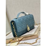 Dior  珍珠手拿包型号：0980