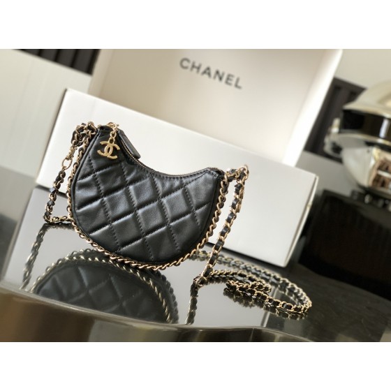 CHANEL 23p New Moon Bag Large: 3917