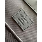 Louis Vuitton M46451 black flower as Sac Plat series