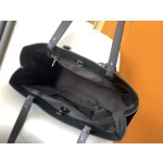 Louis Vuitton M46451 black flower as Sac Plat series