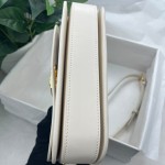 Dior Montaigne avenue M9260 white