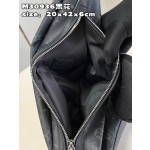 Louis Vuitton-Shoulder Bag Stitching Monogram Canvas and Taiga Calfskin