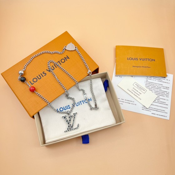 LOUIS VUITTON polka dot necklace with pumpkin element embellishments and adjustable chain