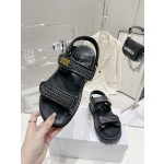 Dior's latest popular woven sandals