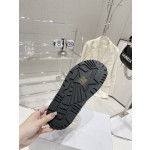 Dior's latest popular woven sandals