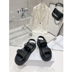 Dior's latest popular woven sandals
