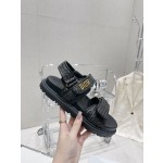 Dior's latest popular woven sandals