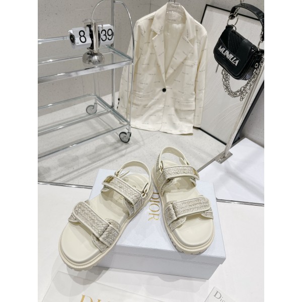 Dior's latest popular woven sandals