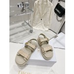 Dior's latest popular woven sandals