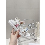 Dior's latest popular embroidered sandals