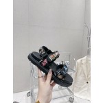 Dior's latest popular embroidered sandals