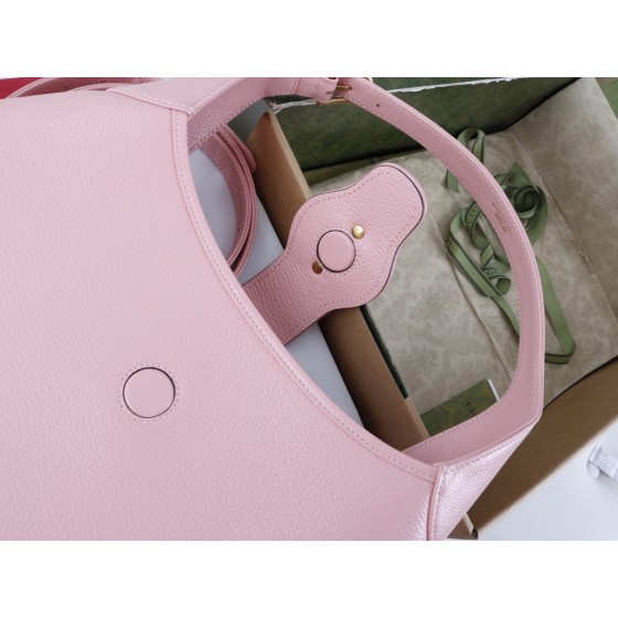 GUCCI shoulder backpack model ✨ model ✨ seven hundred and twenty-six thousand two hundred and seventy-four