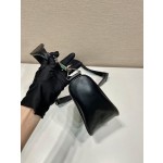 Prada triangle bag 🎉 2VH155 Plain