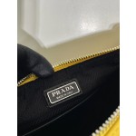 Prada triangle bag 🎉 2VH155 Plain