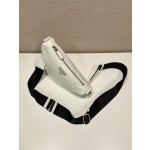 Prada triangle bag 🎉 2VH155 Plain