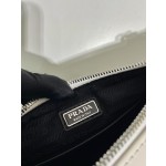 Prada triangle bag 🎉 2VH155 Plain