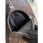 Louis Vuitton-Shoulder Bag Stitching Monogram Canvas and Taiga Calfskin