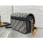 Dior's latest 30 Montaigne Avenue series 0322